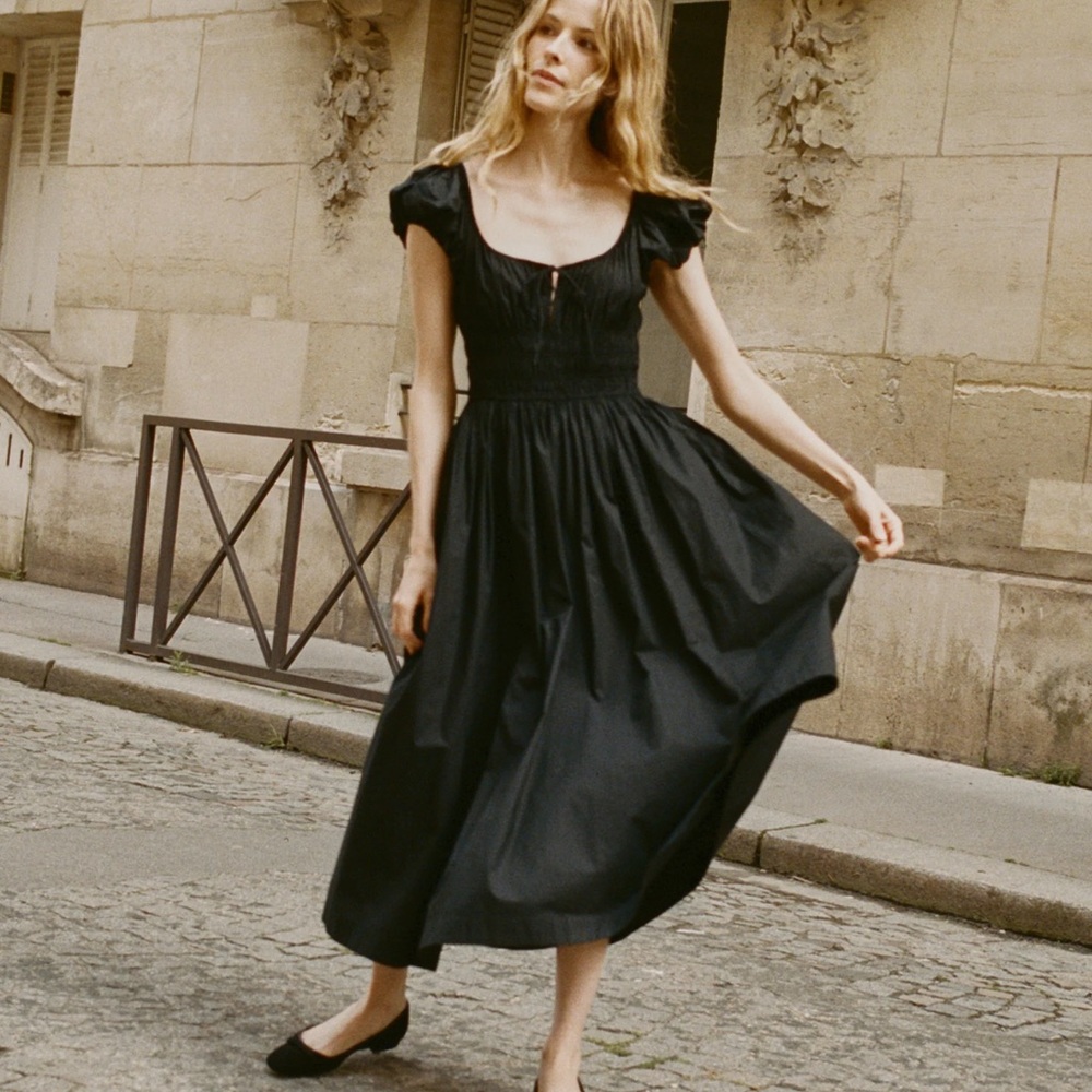 Doen Black Puff-Sleeve Smocked Midi Dress